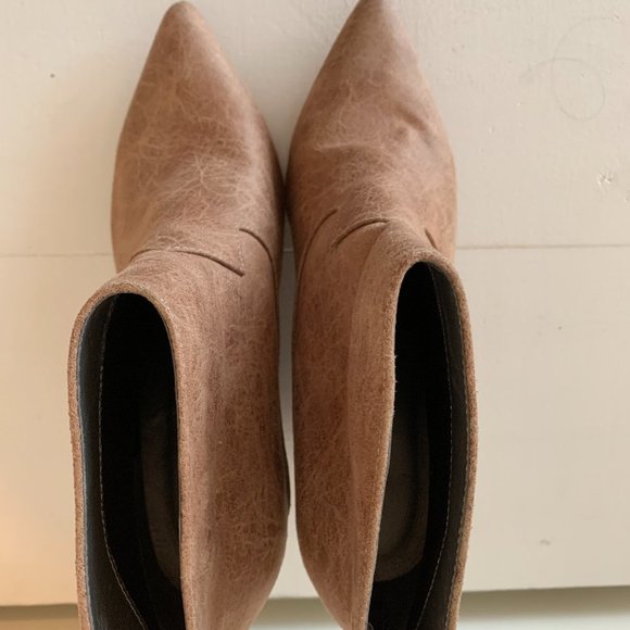 ⭐️❤️ MICHAEL ANTONIO Tan Wedge Booties - Picture 3 of 10